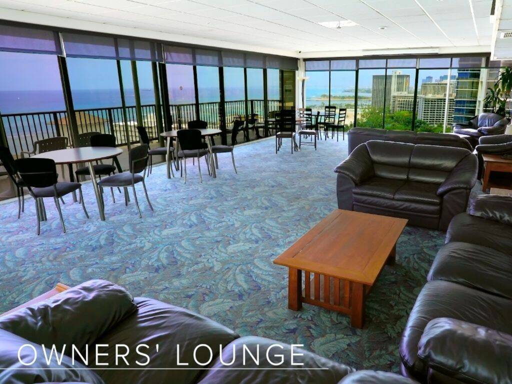 Full access to the oceanview, owners lounge.